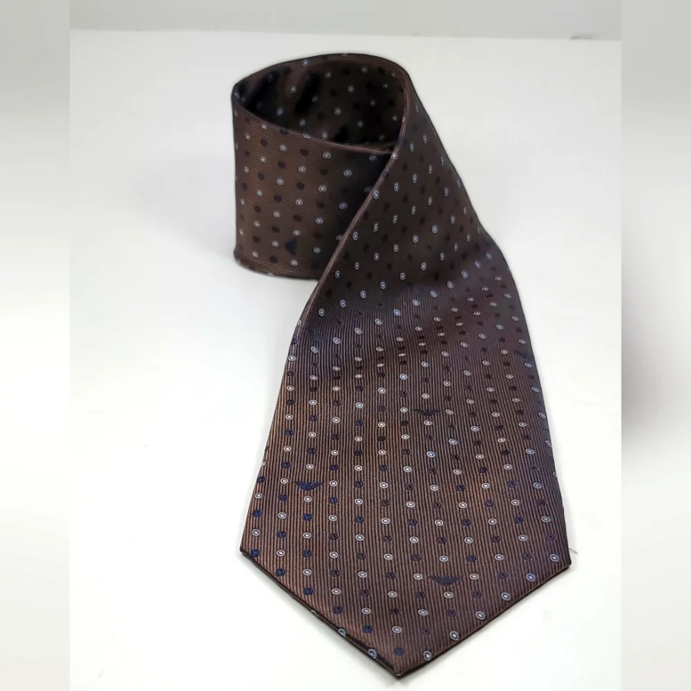 👔👔👔Armani Classic Clean-Styled Logo Men's Tie - 100% Pure Silk - Picture 1 of 6